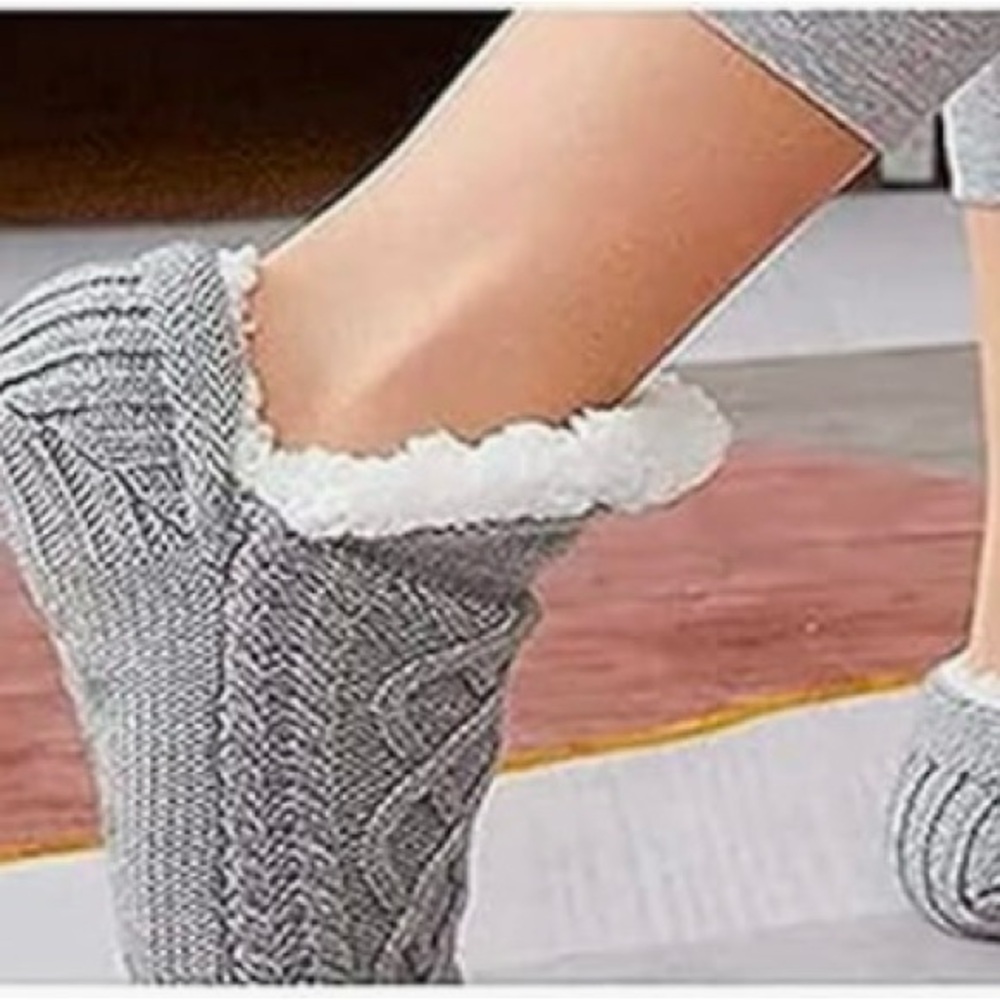 NWOT Slipper Socks for Women Indoor NonGerrit Slip Thermal Socks Soft Cozy Socks